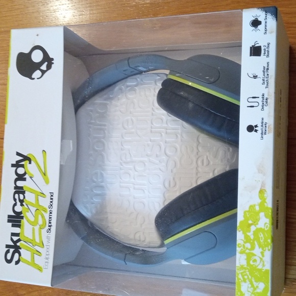Skullcandy Hesh 2 with Supreme Sound Headphones